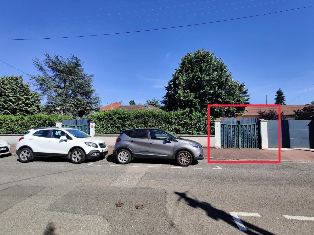 Maisonnette avec jardin, parc du chêne  Bron Extérieur photo