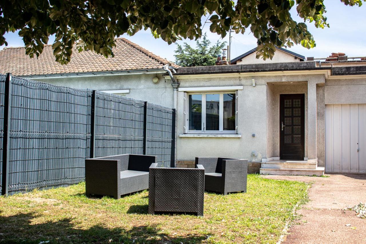 Maisonnette avec jardin, parc du chêne  Bron Extérieur photo